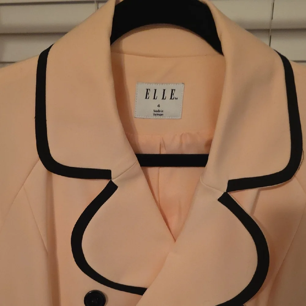 Elle Pink Trench Coat with Black Trim Like New - Picture 3 of 5